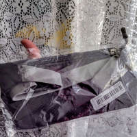 Чанта за кръст,гърди Черна с изходк за жични слушалки , снимка 3 - Чанти - 44433192