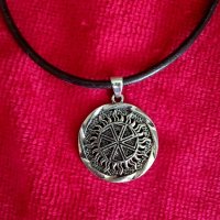 Медальон на шнур Коловрат (славянска свастика). , снимка 1 - Колиета, медальони, синджири - 42269404