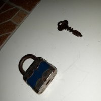 Стар катинар с ключе, снимка 2 - Антикварни и старинни предмети - 29163372