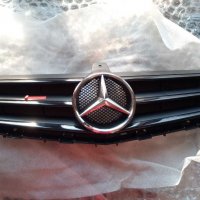  Черна предна решетка за Mercedes A169, снимка 1 - Части - 30600717