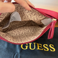 Оригинална чанта на Guess-чисто нова, снимка 7 - Чанти - 44819663
