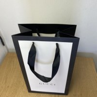 Автентична бутикова Gucci подаръчна торба gift bag 29x17cm GG, снимка 2 - Други - 42056956