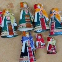 Ретро кукли с национални носии, снимка 1 - Колекции - 33766174