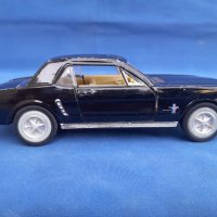 Ford  mustang  1:36, Kinsmart , снимка 4 - Коли, камиони, мотори, писти - 42297107