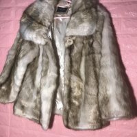 Продавам дамско пухено палтенце, снимка 1 - Якета - 31855827