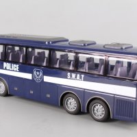Полицейски автобус с дистанционно, снимка 3 - Коли, камиони, мотори, писти - 38573414