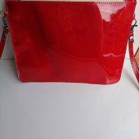 Малка червена чанта естествен лак-нова, снимка 1 - Чанти - 38241363