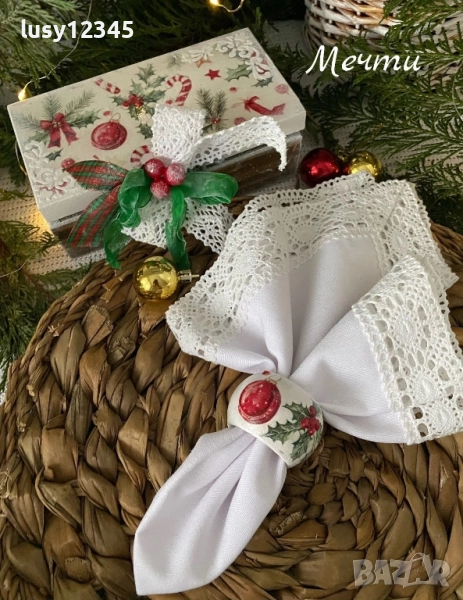 Дървена кутия с шест пръстени за салфетки-Весела Коледа! , снимка 1