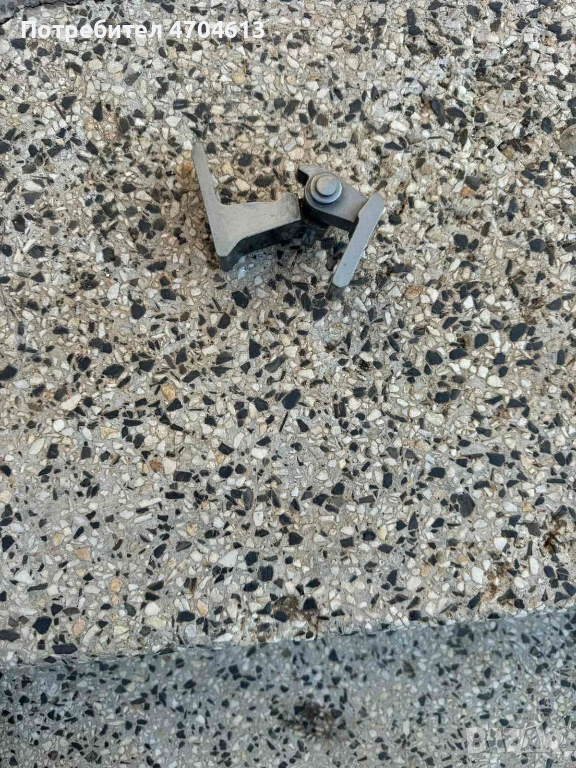 Задна горна дясна панта на Ауди Audi A8 H4 D4 само за 30Eur. 4h0831402a, снимка 1