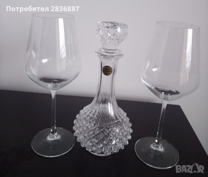 2 броя изящни чаши за вино и изящен кристален декантиер, снимка 1