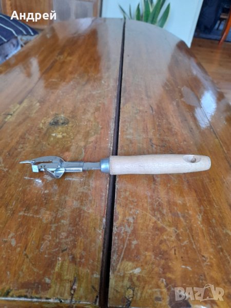 Стара отварачка за консерви Diamond, снимка 1