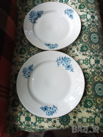 Тортени чинии, 2 еднакви, златен кант, 32см
