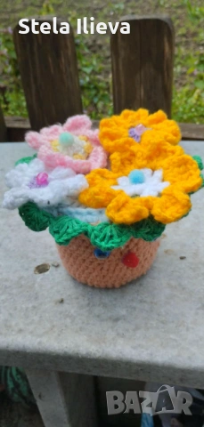 Ръчно Плетена фантазия, снимка 3 - Изкуствени цветя - 54307910
