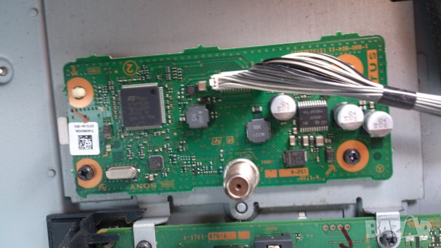 SONY KDL-52Z5800, снимка 4 - Телевизори - 39793804