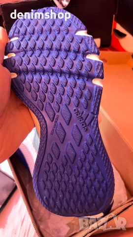 Детски маратонки Адидас номер 31, снимка 5 - Детски маратонки - 52548870