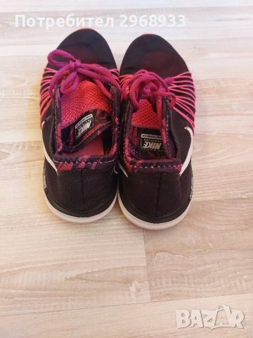 Дамски обувки Nike Dual Fusion, снимка 2 - Маратонки - 42606771