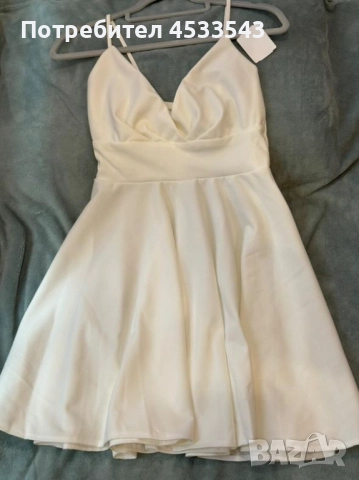 Бяла рокля с тънки презрамки