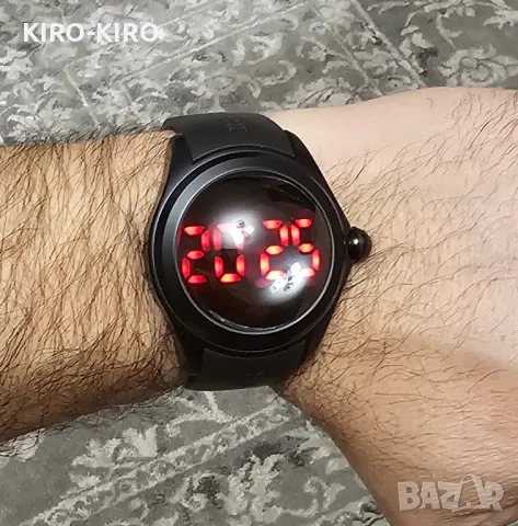 Часовник Corum bubble disconnected Limited 999 бр., снимка 6 - Мъжки - 48382870