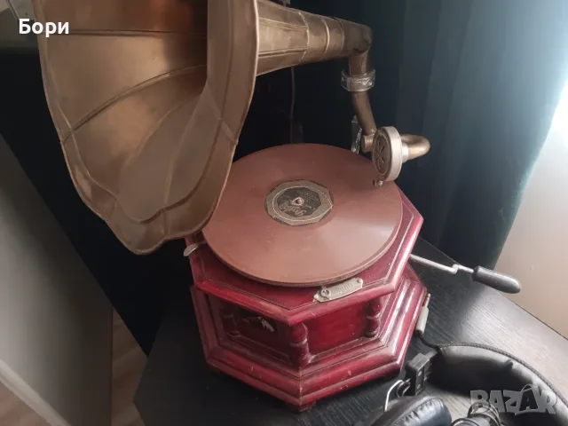 Грамофон His Masters Voice 1916г, снимка 16 - Грамофони - 55740584