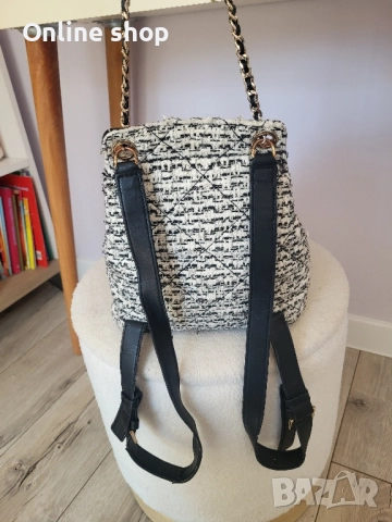 Оригинална раница букле Guess, снимка 3 - Раници - 51792925