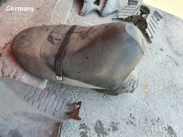 Части за скутер сузуки катана suzuki katana, снимка 3 - Мотоциклети и мототехника - 37537802