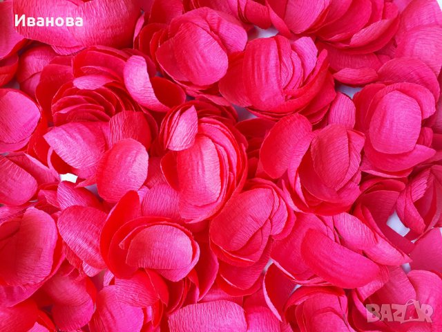 Листенца за украса и декорация от изкуствени рози-5 лв/100 бр., снимка 1