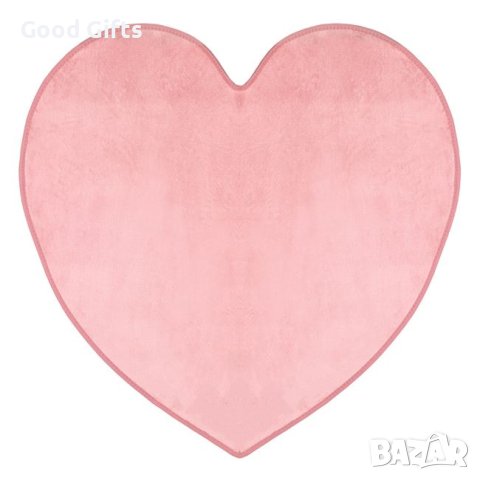 Розов килим с формата на сърце, 90см