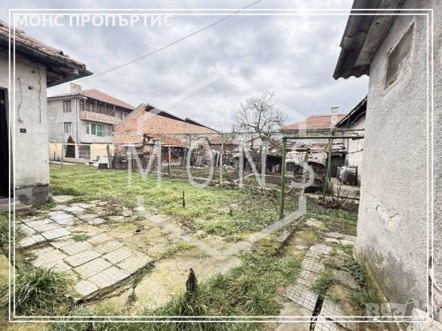 Многофамилен имот с две къщи и самостоятелна трета сграда в гр. Севлиево, обл. Габрово., снимка 13 - Къщи - 54055368