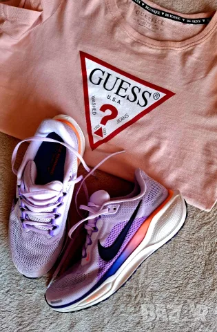 Оригинални дамски маратонки Nike,номер 38 с подарък тениска на Guess  40 евро