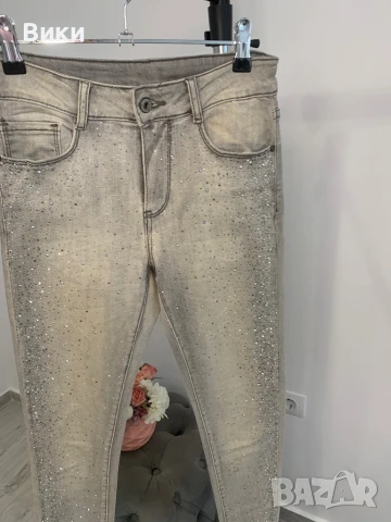 Дънки с камъни в размер XS, снимка 4 - Дънки - 51096045