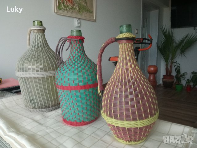 Продавам 3 стари,плетени,дамаджани.Обявената цена е за всичките., снимка 3 - Други ценни предмети - 42593461