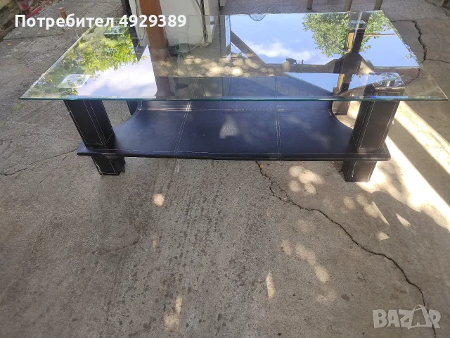 Холна маса, стъклена и кожа. 