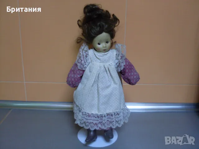Стара кукла на стойка., снимка 1