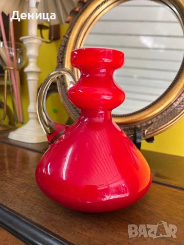 Стъклена красавица с огнена рокля Ваза с дръжка и височина-15.5 см , снимка 4 - Вази - 51648263