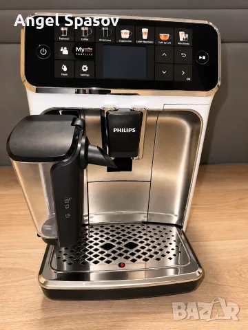 Кафеавтомат Philips 5400 EP5443/90 бял