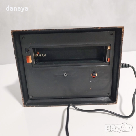 Декоративна ретро камина с часовник, USB, 25 см, снимка 4 - Стенни часовници - 52711368