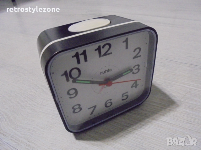 № 8404 Стар кварцов часовник Ruhla  , снимка 2 - Други ценни предмети - 52682744