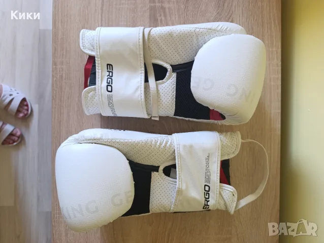 Боксови ръкавици Outshock BG120 (Molded Ergo) – 14 oz (като нови) , снимка 2 - Бокс - 56114654