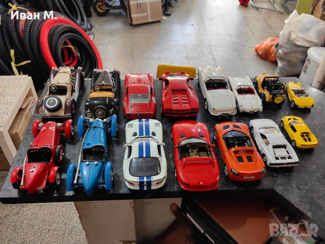 Колекционерски метални колички Burago , снимка 12 - Колекции - 54339972