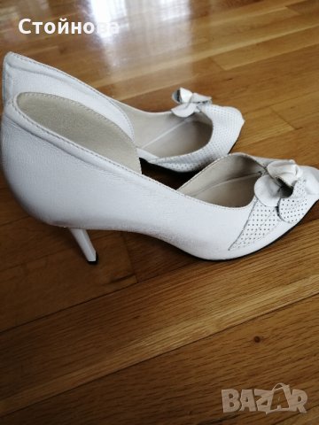Продавам дамски обувки, снимка 1 - Дамски елегантни обувки - 32062376