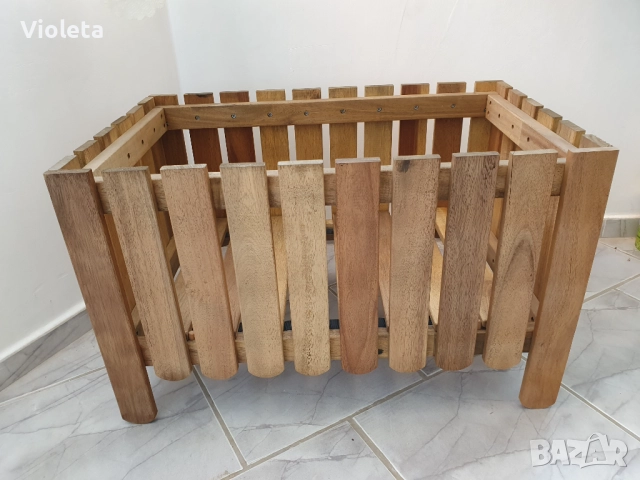 Дървена кашпа размер 62 х 39 х 38 см в отлично състояние