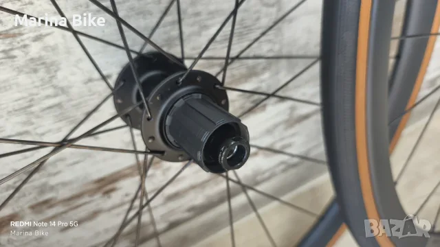 Карбонови шосейни капли Bontrager Aeolus Elite 35 Carbon Tubeless | HG, снимка 4 - Части за велосипеди - 55720796