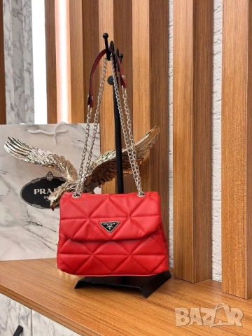 чанти prada , снимка 4 - Чанти - 51436369