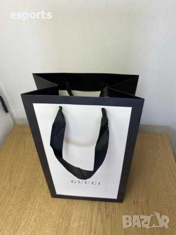 Автентична бутикова Gucci подаръчна торба gift bag 29x17cm GG, снимка 2 - Други - 42056956
