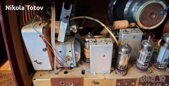 Продава се старинно радио Grundig. , снимка 8 - Антикварни и старинни предмети - 53294212
