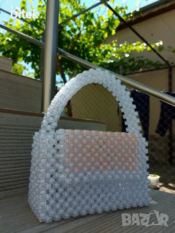  Ръчно изработена дамска чанта от мъниста – стил и елегантност в едно!
, снимка 6 - Чанти - 50793581