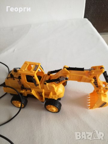 Радиоуправляем багер, снимка 3 - Коли, камиони, мотори, писти - 31037555