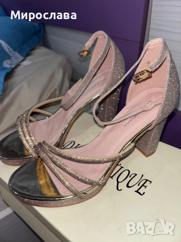 Обувки на висок ток