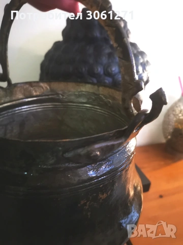Масивен Старо Античен голям ръчно изкован меден котел, от 1920г. калайдисан отвътре , снимка 4 - Антикварни и старинни предмети - 53949206