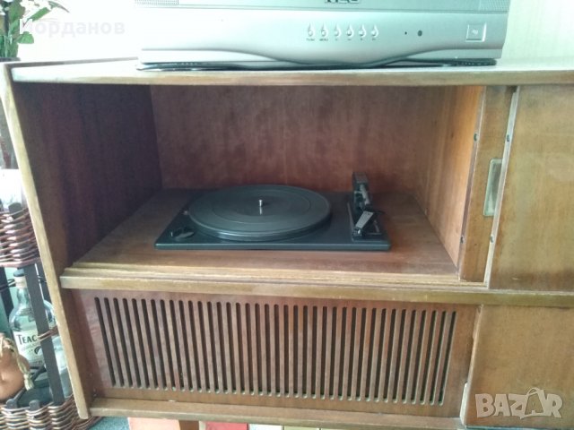 Радиограмофон ЛИРА 1968 г. , снимка 3 - Грамофони - 29298128